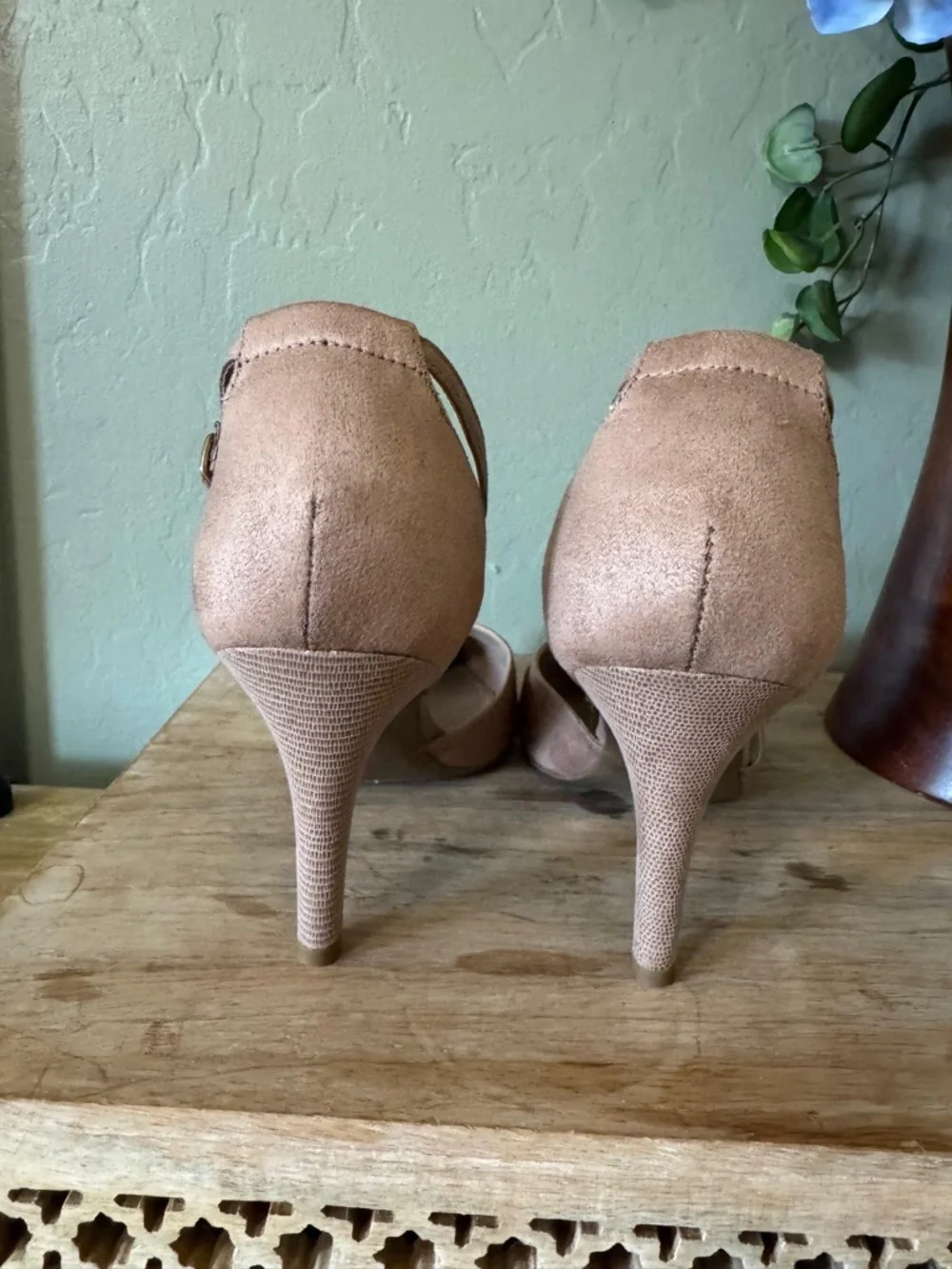 Impo Blush Pink T-Strap Heels Pointed Toe Elegant Pumps